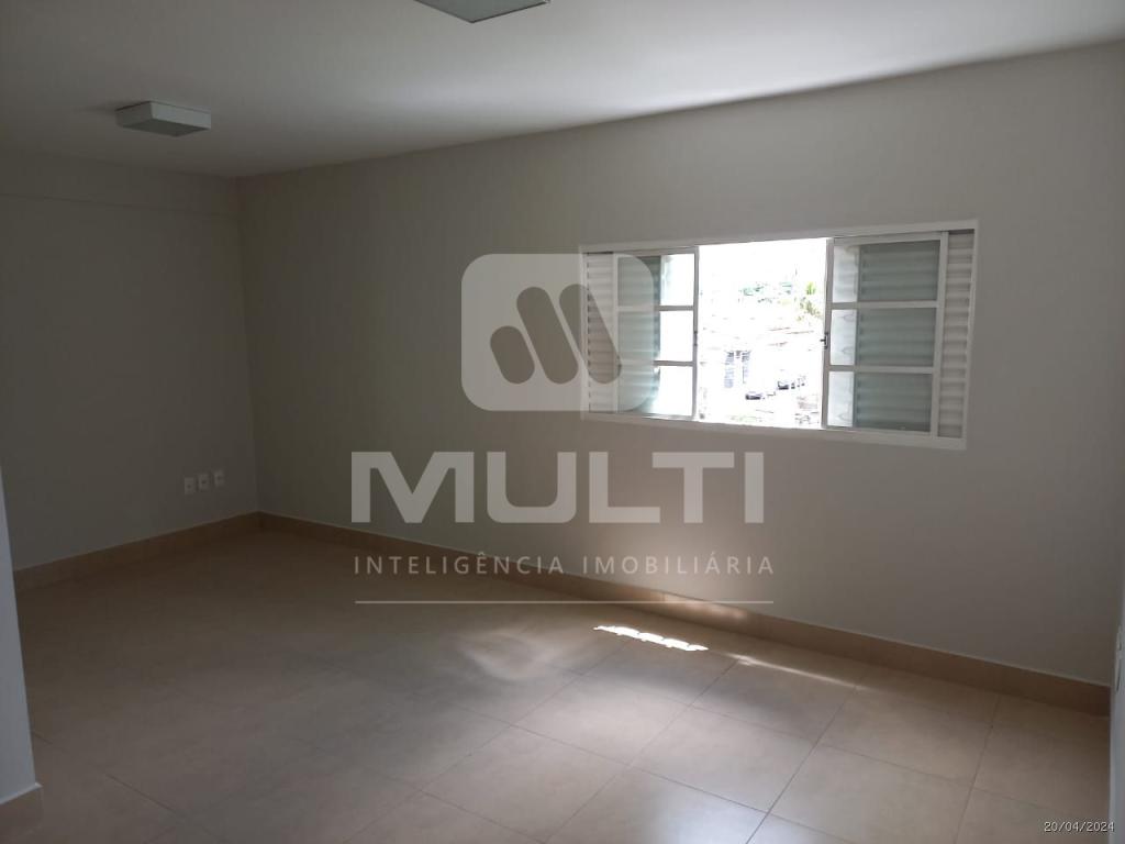 Apartamento à venda com 2 quartos, 75m² - Foto 7