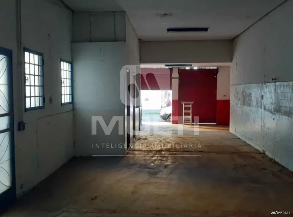 Prédio Inteiro à venda com 1 quarto, 206m² - Foto 2