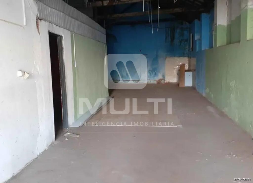 Prédio Inteiro à venda com 1 quarto, 206m² - Foto 3