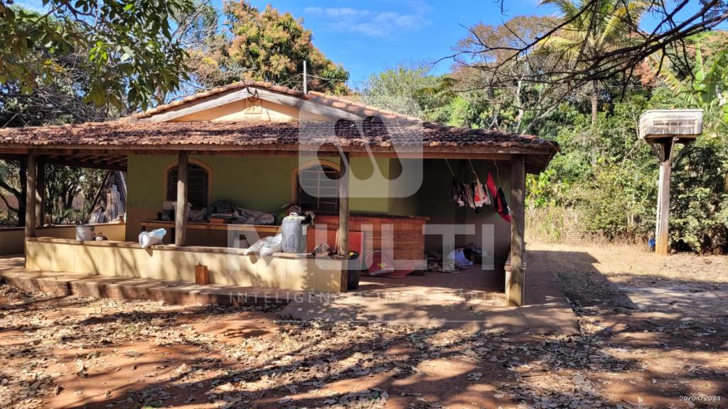 Chácara à venda com 1 quarto, 10000m² - Foto 1