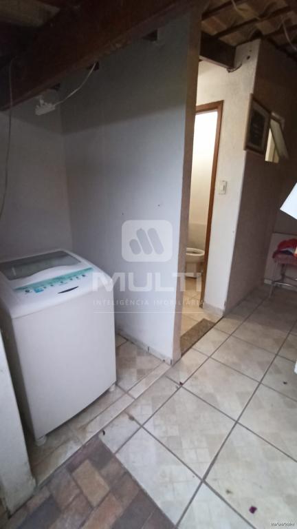 Casa à venda com 4 quartos, 300m² - Foto 3