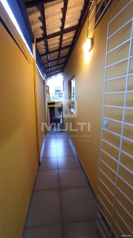 Casa à venda com 4 quartos, 300m² - Foto 4
