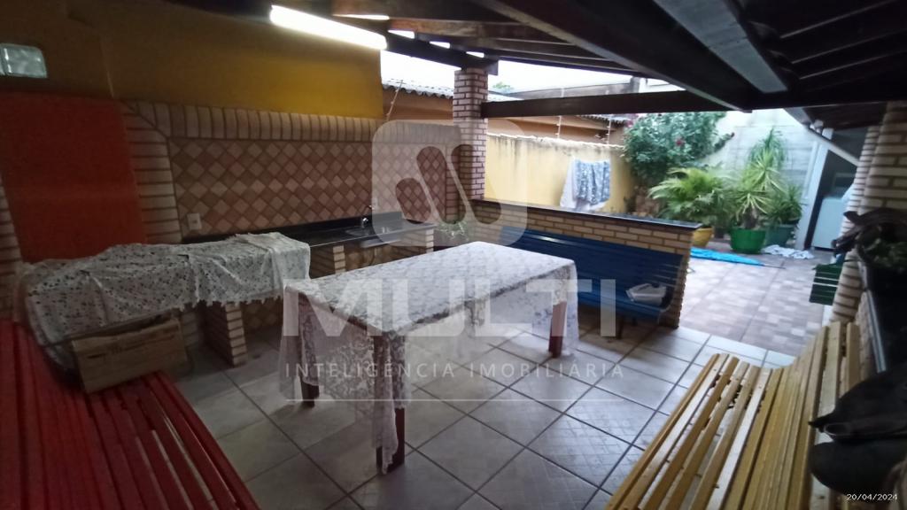 Casa à venda com 4 quartos, 300m² - Foto 7
