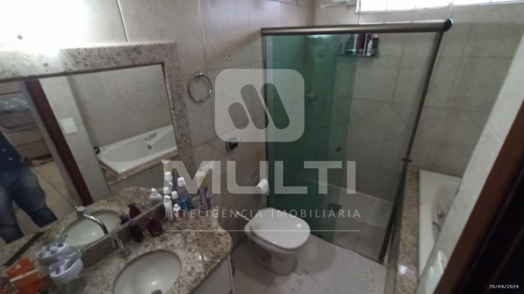 Casa à venda com 4 quartos, 300m² - Foto 9