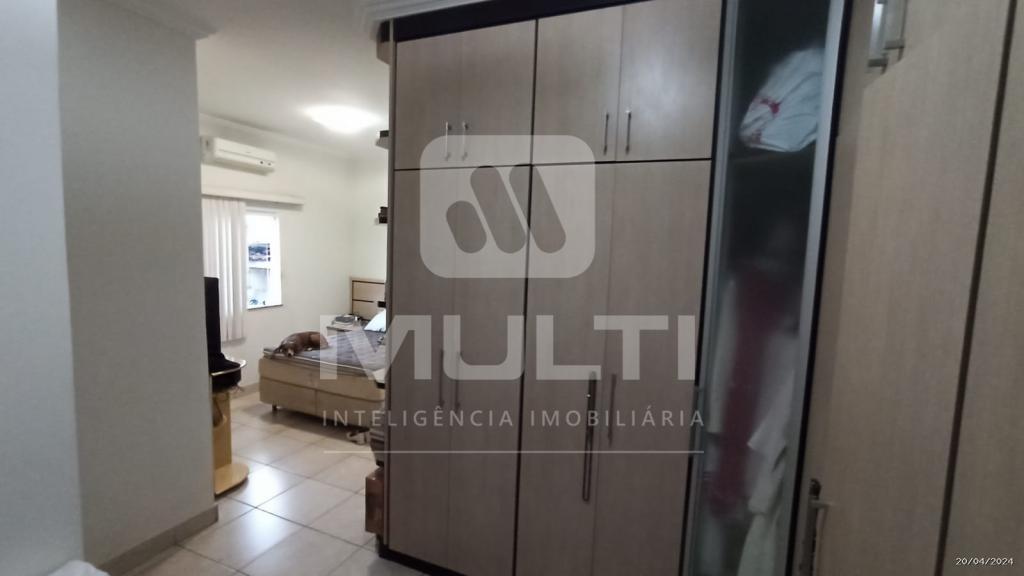 Casa à venda com 4 quartos, 300m² - Foto 16
