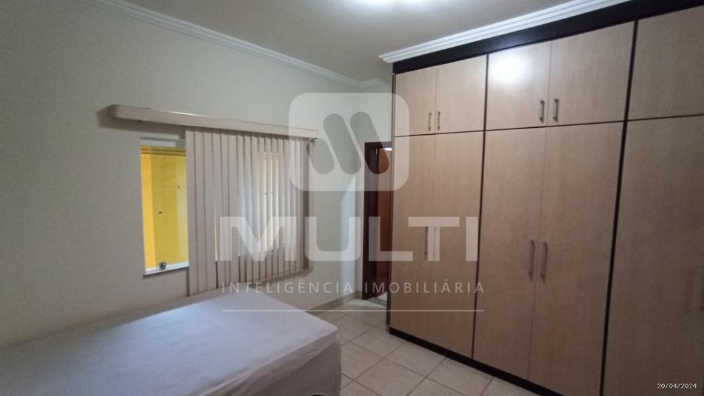 Casa à venda com 4 quartos, 300m² - Foto 18