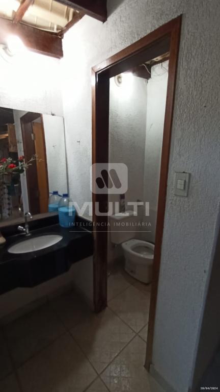 Casa à venda com 4 quartos, 300m² - Foto 25