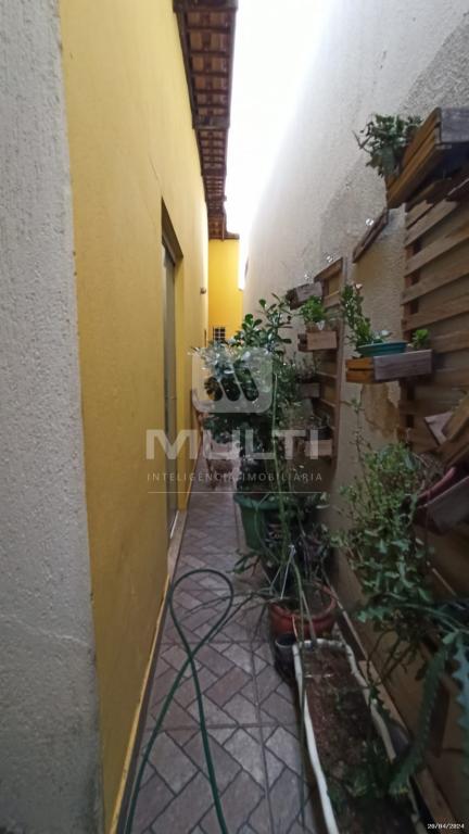 Casa à venda com 4 quartos, 300m² - Foto 28