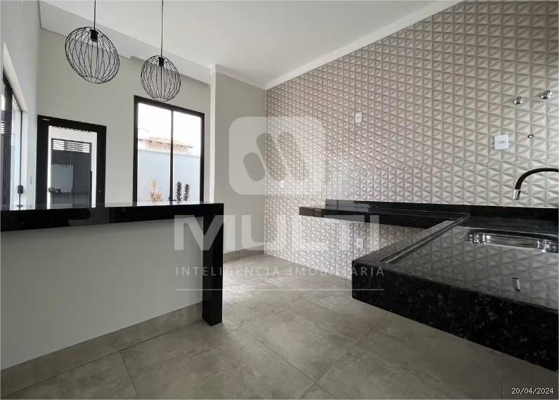 Casa à venda com 3 quartos, 110m² - Foto 1