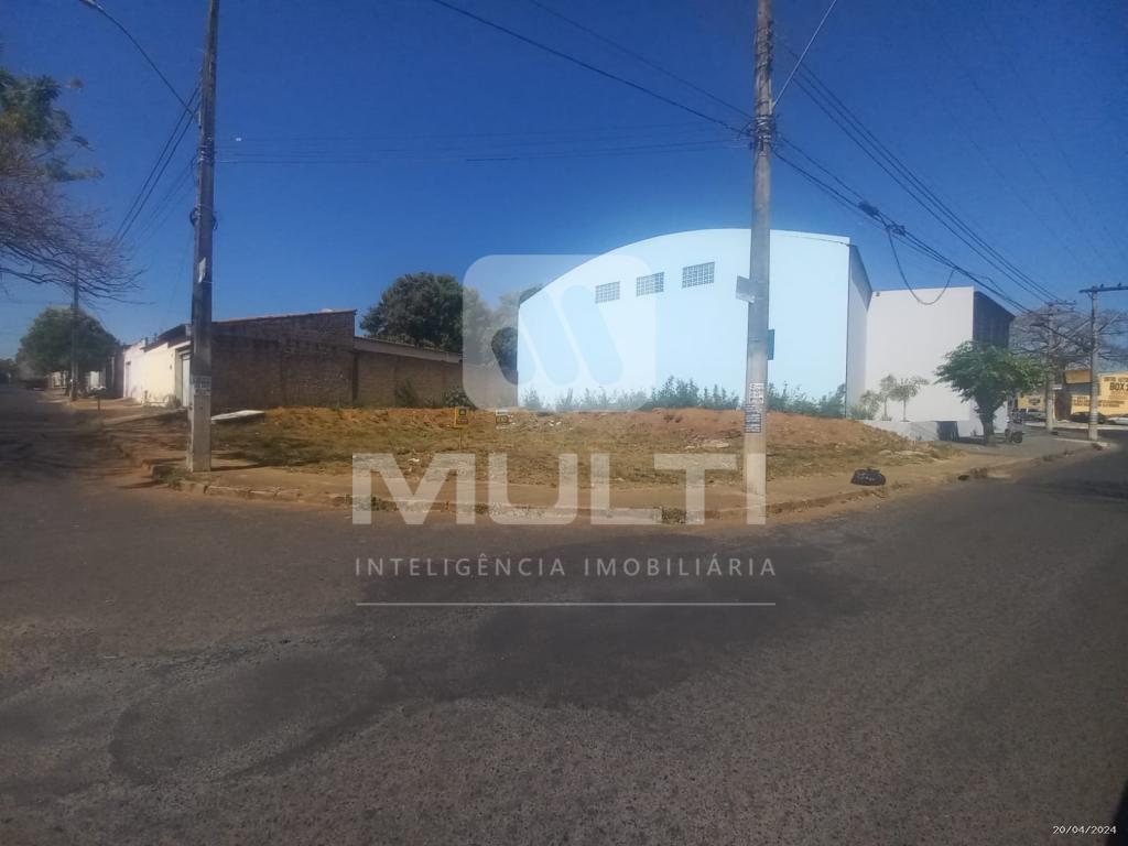 Terreno à venda com 1 quarto, 302m² - Foto 4