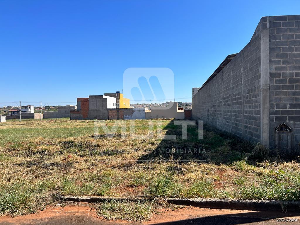 Terreno à venda com 1 quarto, 1000m² - Foto 1