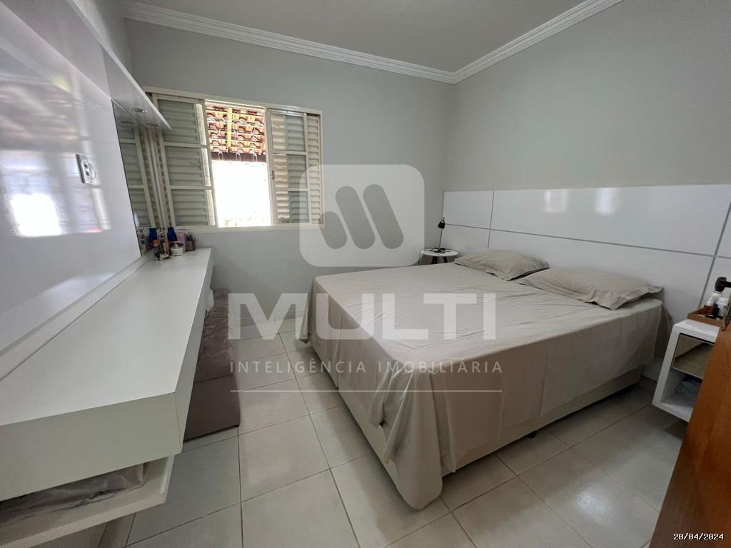 Casa à venda com 3 quartos, 250m² - Foto 3