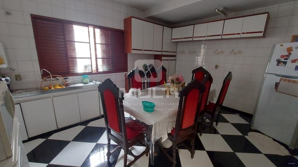 Casa, 5 quartos, 323 m² - Foto 4