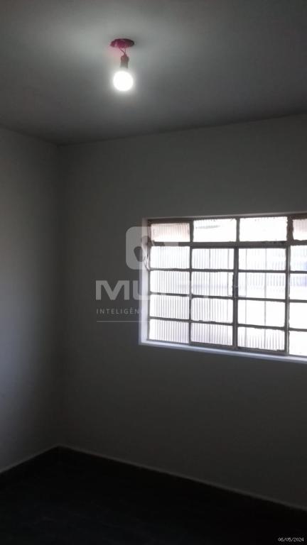 Casa à venda com 2 quartos, 53m² - Foto 1