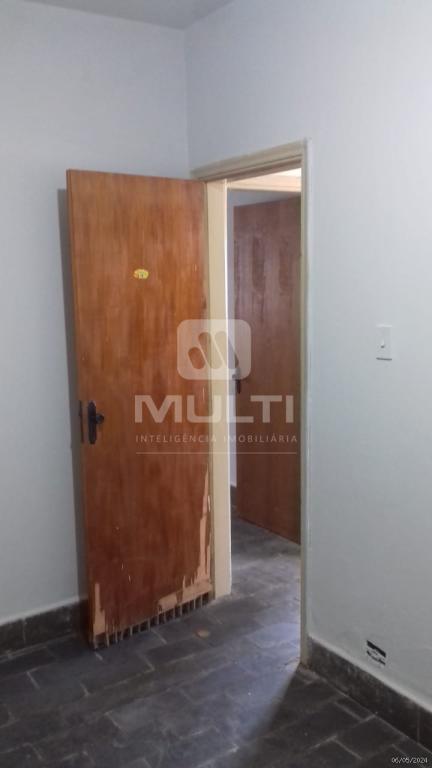 Casa à venda com 2 quartos, 53m² - Foto 2