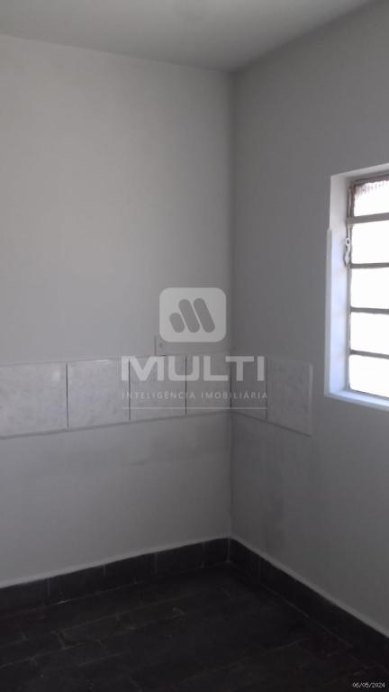 Casa à venda com 2 quartos, 53m² - Foto 14