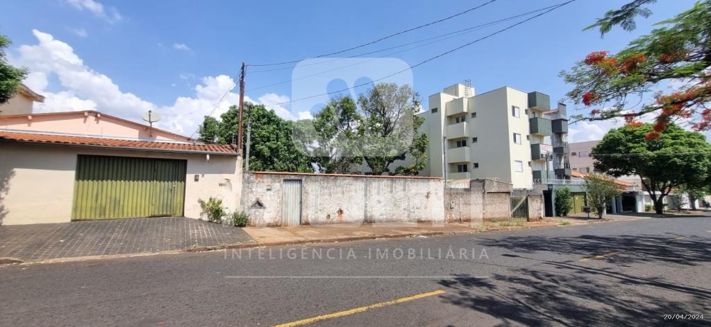 Terreno à venda com 1 quarto, 528m² - Foto 2