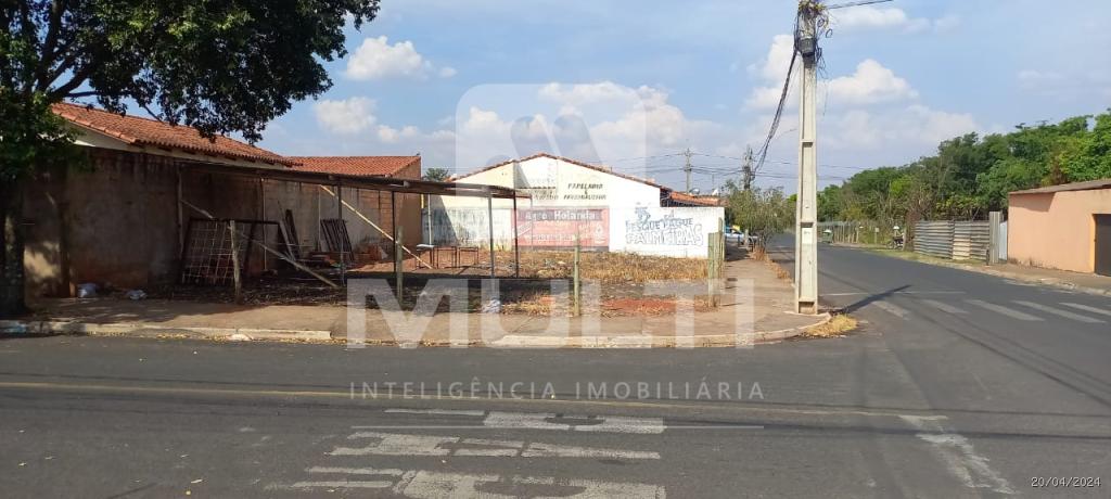 Terreno à venda com 1 quarto, 322m² - Foto 3