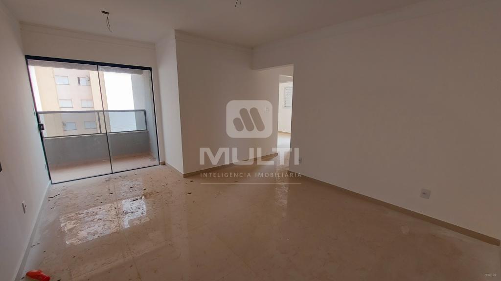 Apartamento à venda com 3 quartos, 80m² - Foto 1