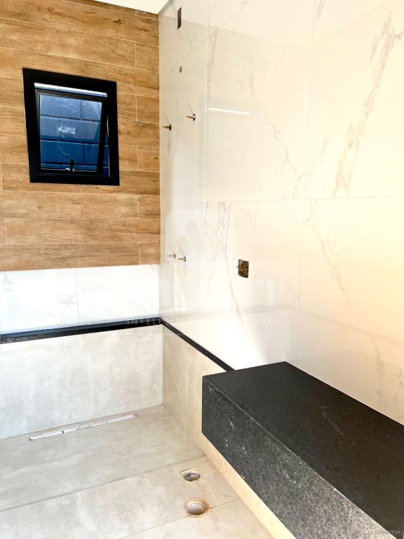 Casa à venda com 3 quartos, 110m² - Foto 1