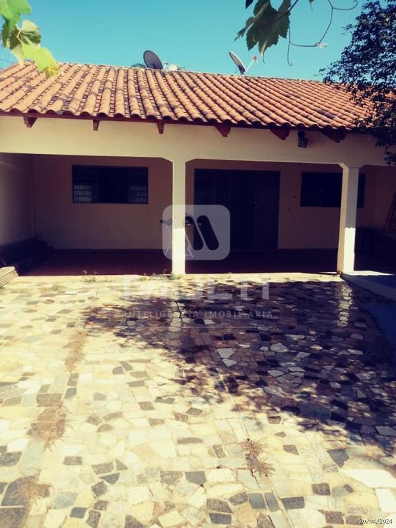 Casa à venda com 3 quartos, 160m² - Foto 1