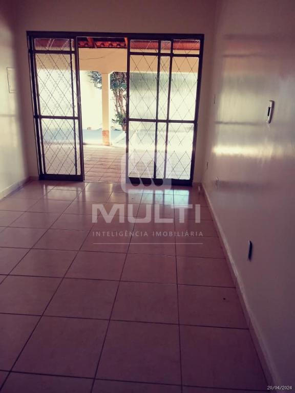 Casa à venda com 3 quartos, 160m² - Foto 3