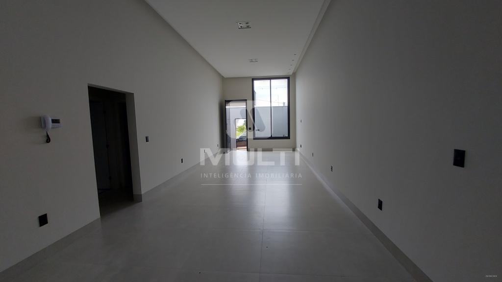 Casa à venda com 3 quartos, 175m² - Foto 1