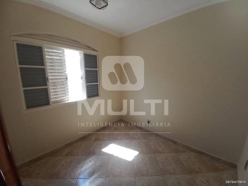 Casa à venda com 3 quartos, 293m² - Foto 3