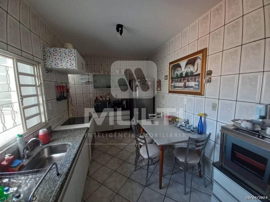 Casa à venda com 3 quartos, 293m² - Foto 12