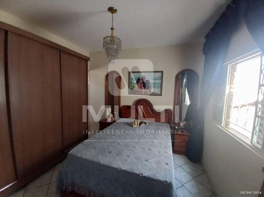 Casa à venda com 3 quartos, 293m² - Foto 27