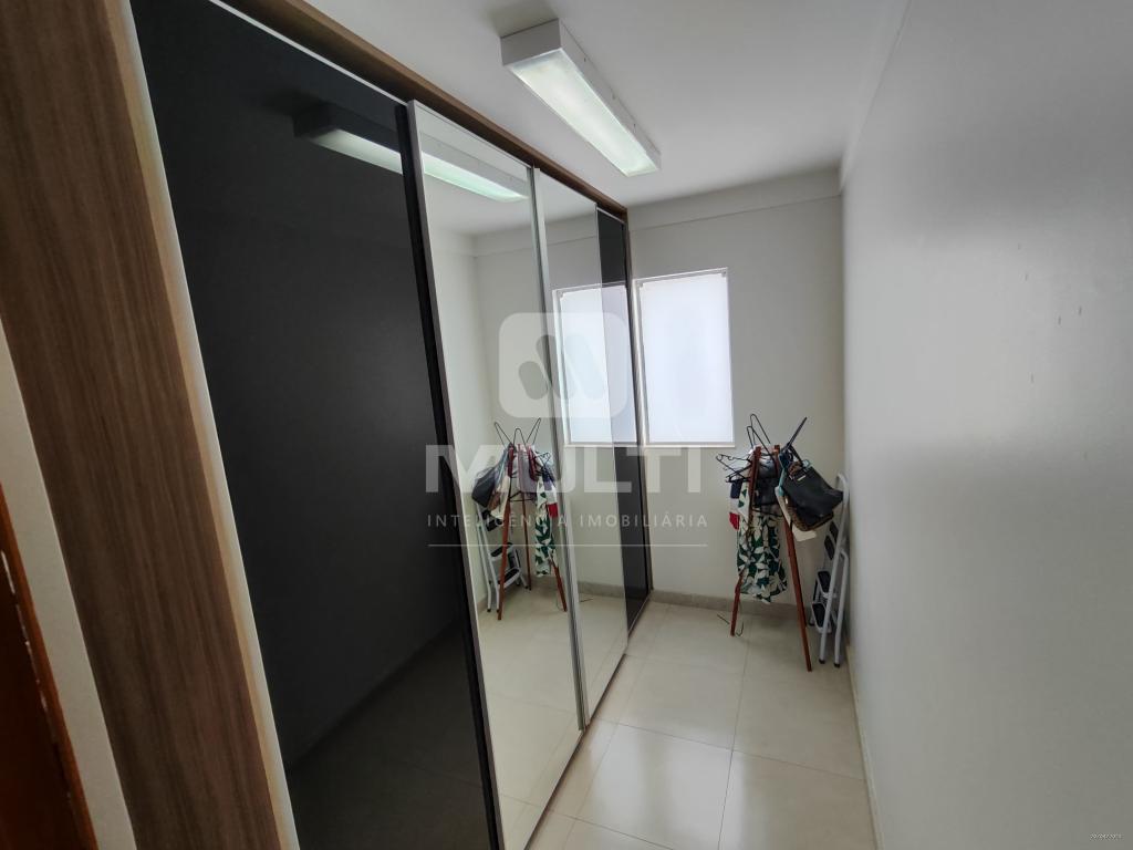 Casa de Condomínio à venda com 3 quartos, 253m² - Foto 5