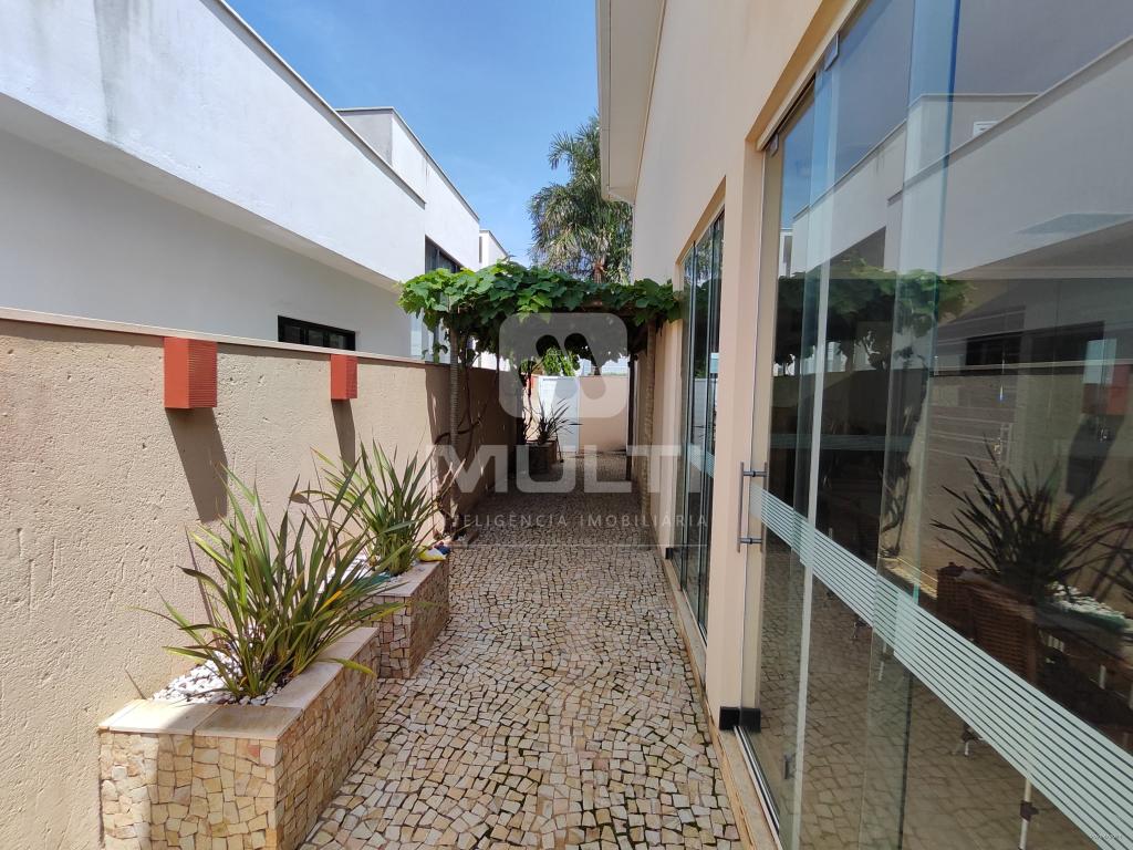 Casa de Condomínio à venda com 3 quartos, 253m² - Foto 27
