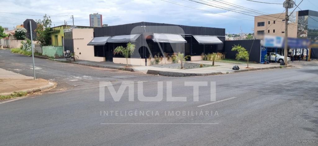 Prédio Inteiro à venda com 1 quarto, 275m² - Foto 2