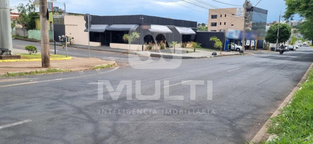 Prédio Inteiro à venda com 1 quarto, 275m² - Foto 3