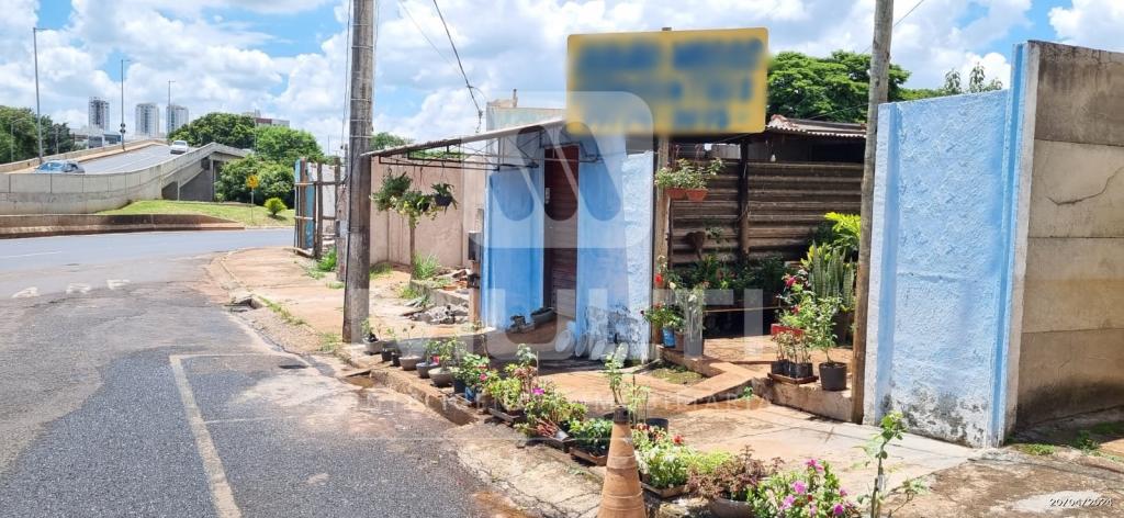 Terreno à venda com 1 quarto, 1068m² - Foto 3