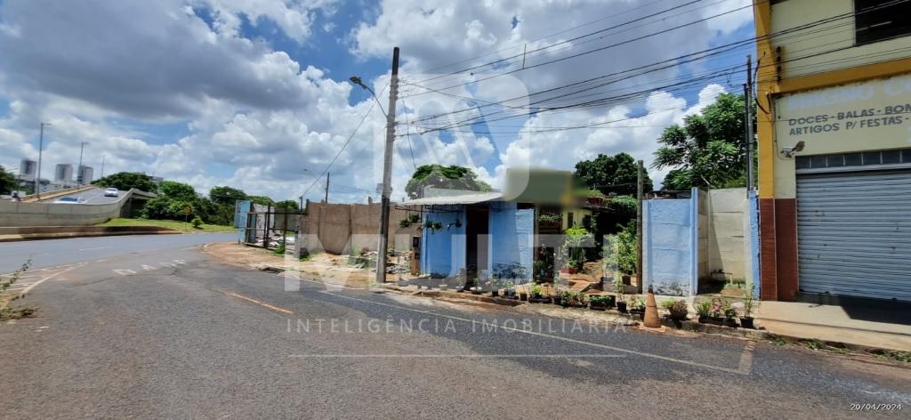 Terreno à venda com 1 quarto, 1068m² - Foto 4