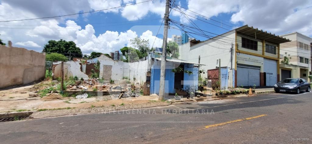 Terreno à venda com 1 quarto, 1068m² - Foto 7