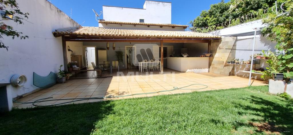 Casa à venda com 3 quartos, 200m² - Foto 7