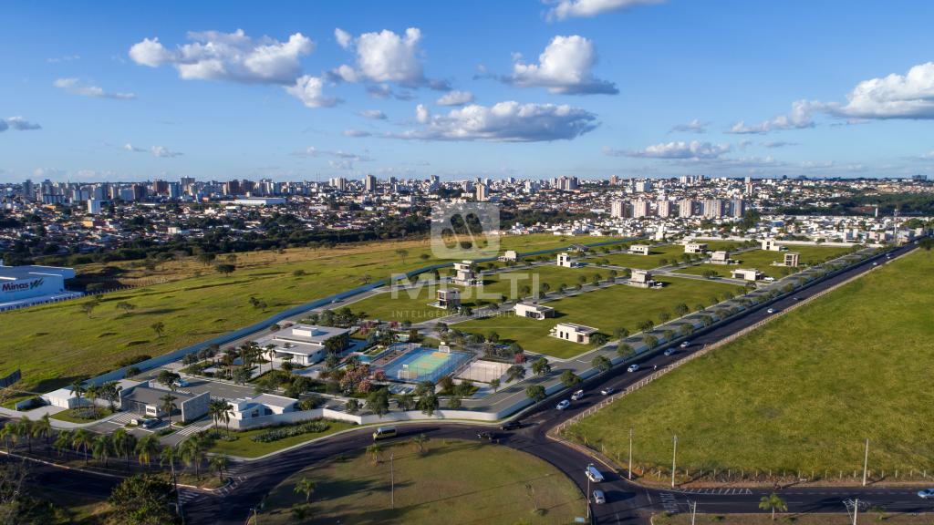 Terreno à venda com 1 quarto, 440m² - Foto 4