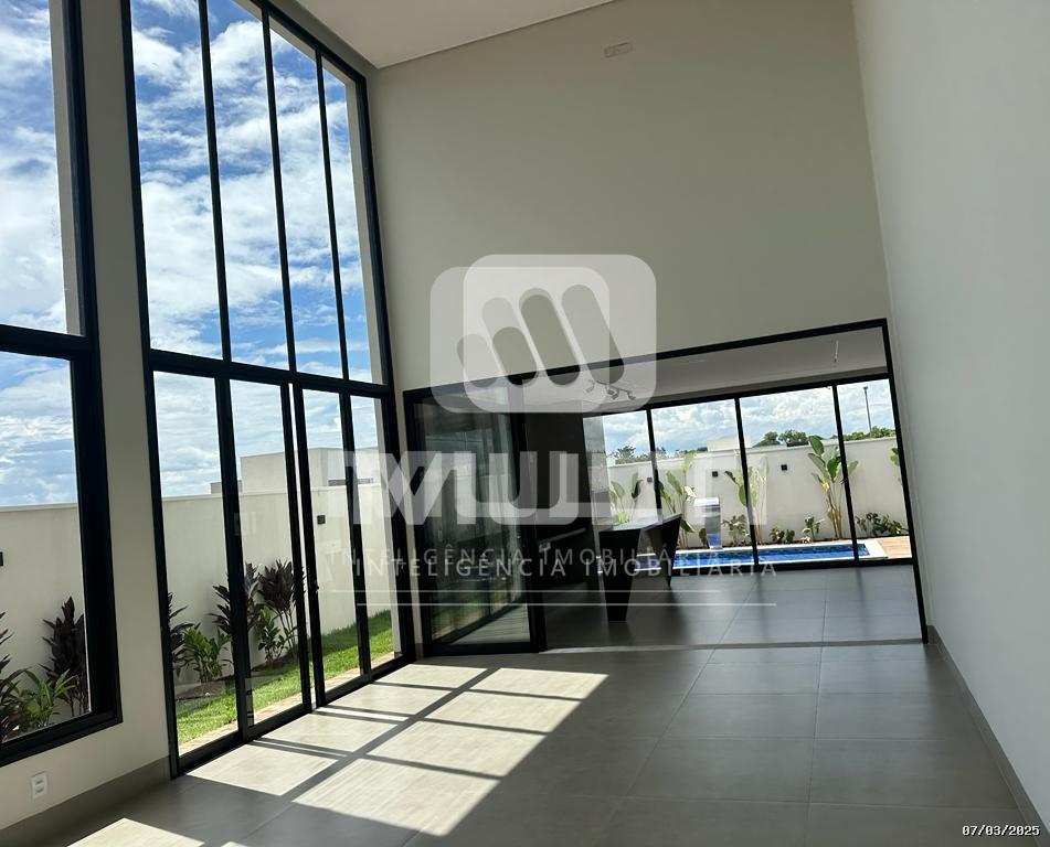 Casa de Condomínio à venda com 4 quartos, 300m² - Foto 1