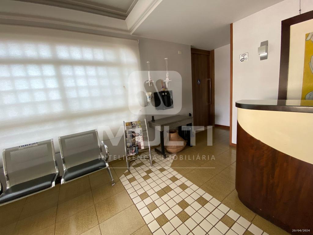 Casa à venda com 4 quartos, 397m² - Foto 4