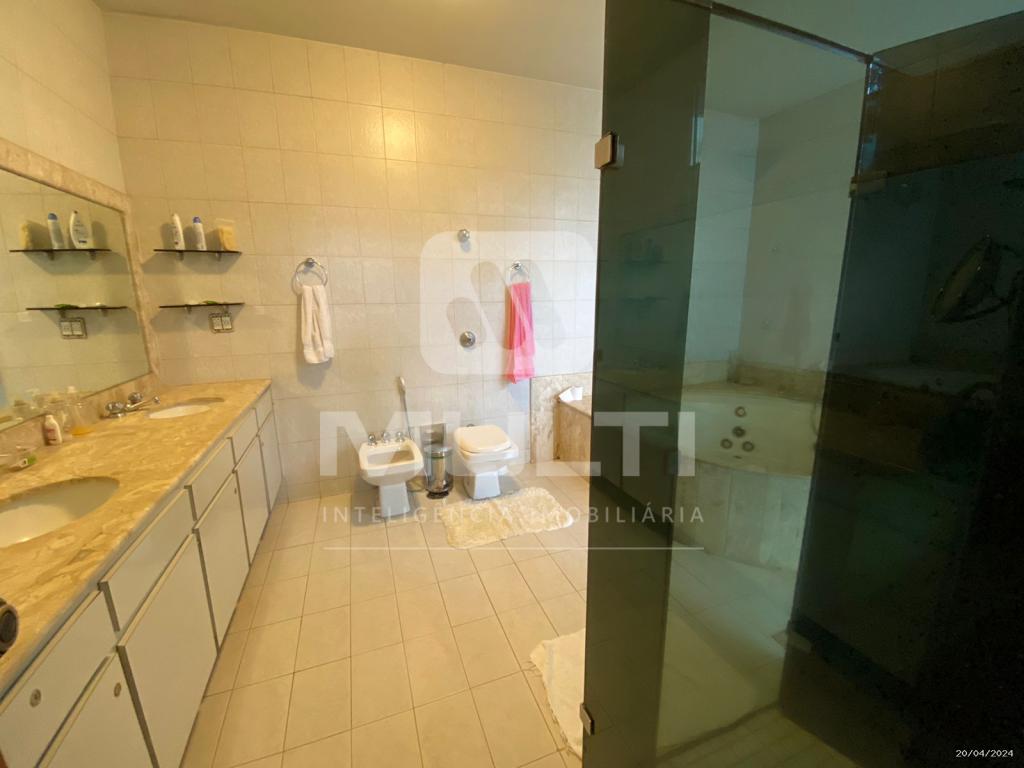 Casa à venda com 4 quartos, 397m² - Foto 12