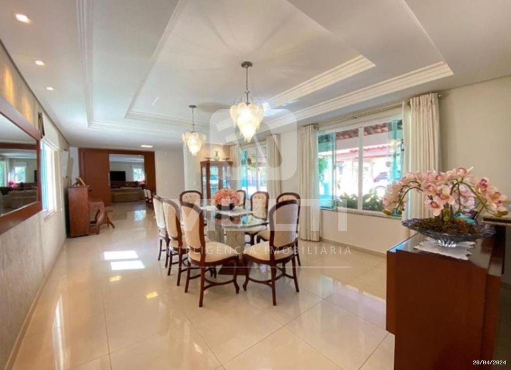 Casa à venda com 4 quartos, 500m² - Foto 2