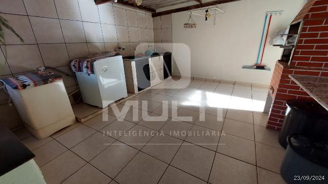 Casa à venda com 3 quartos, 250m² - Foto 7