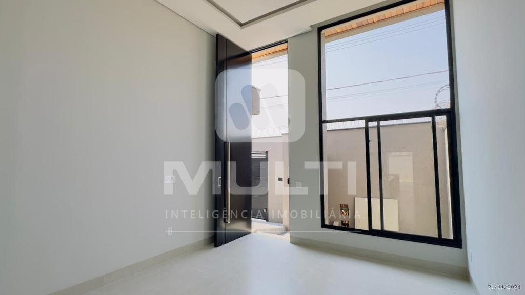 Casa à venda com 3 quartos, 170m² - Foto 1