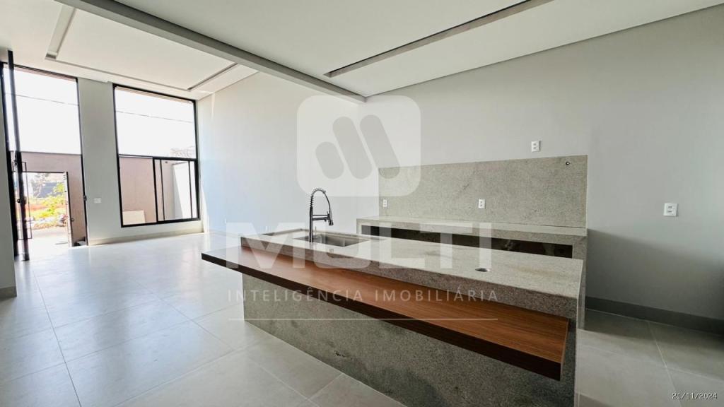 Casa à venda com 3 quartos, 170m² - Foto 4