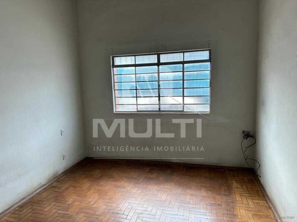 Casa à venda com 3 quartos, 183m² - Foto 2