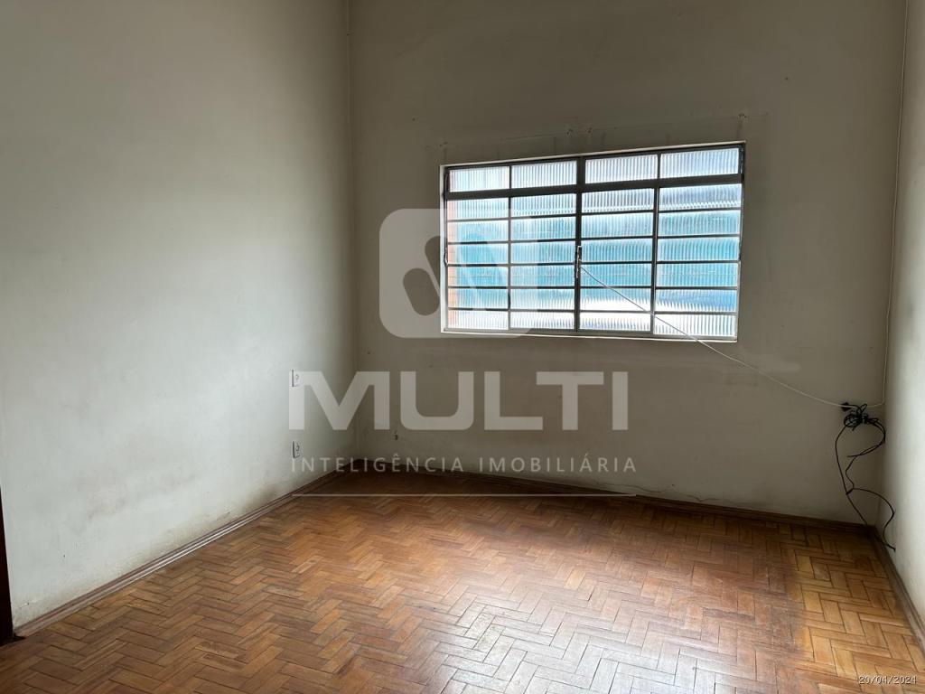 Casa à venda com 3 quartos, 183m² - Foto 3