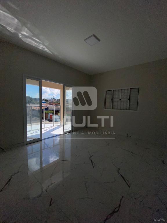 Apartamento à venda com 3 quartos, 159m² - Foto 2