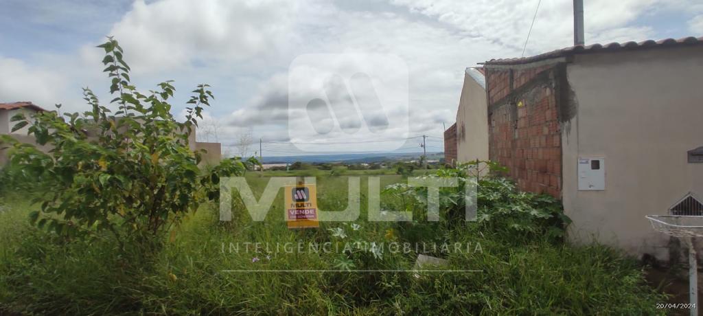 Terreno à venda com 1 quarto, 250m² - Foto 4